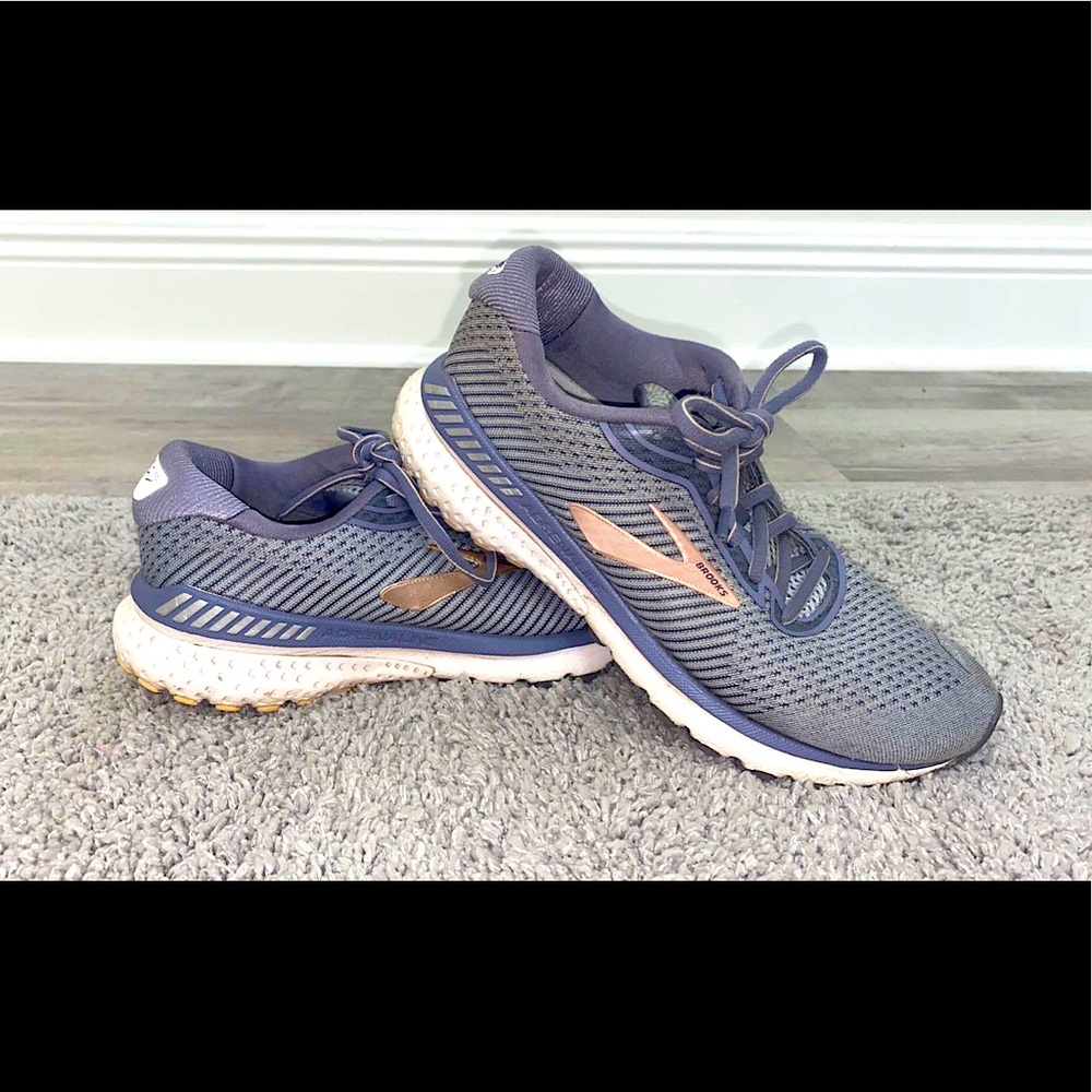 Brooks Adrenaline Running Shoes size 8 1/2